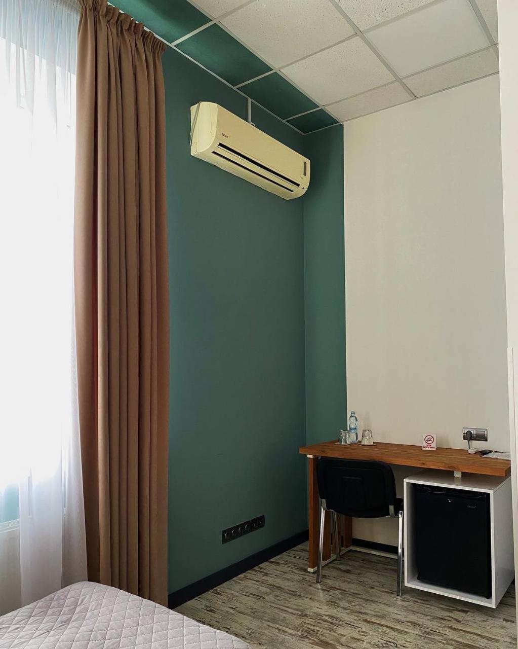 Gosudar Hotel Kropyvnytskyj Exteriör bild
