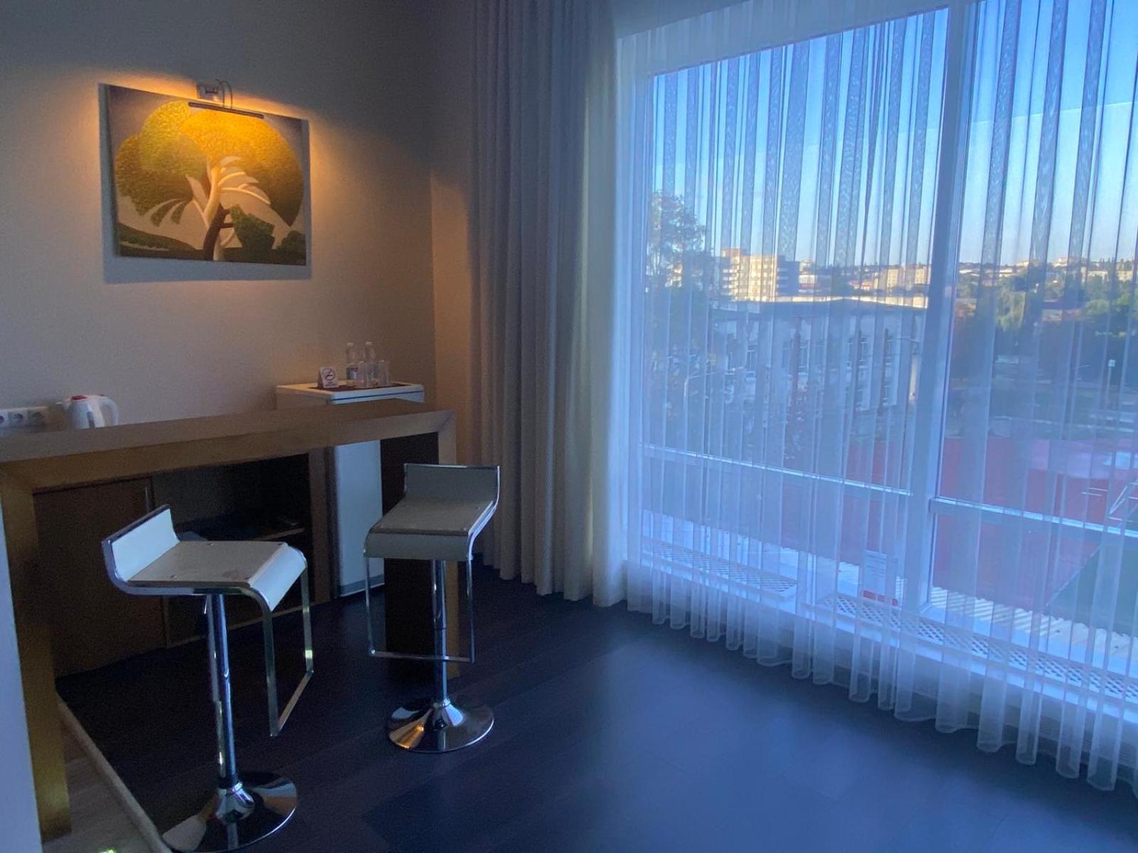 Gosudar Hotel Kropyvnytskyj Exteriör bild
