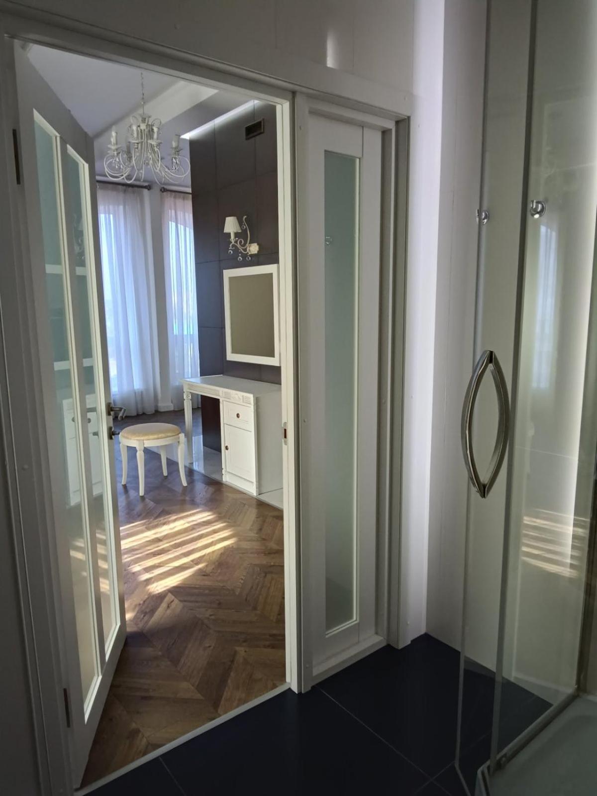 Gosudar Hotel Kropyvnytskyj Exteriör bild